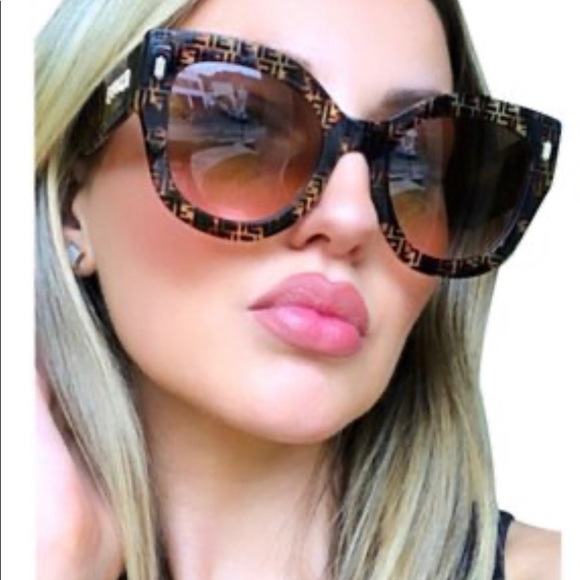 🔥NEW SHOW STOPPER FENDI SUNGLASSES 🔥 - Picture 2 of 12